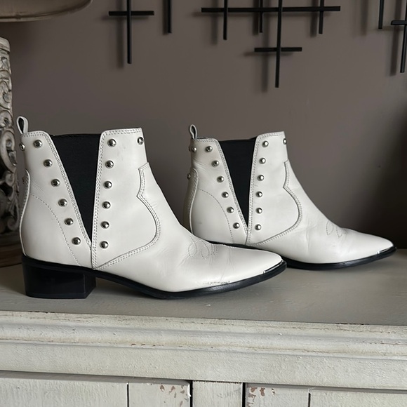 Marc Fisher White Yente Chelsea Boot Western, Stud Accents, Scalloped Stitching - Picture 6 of 10